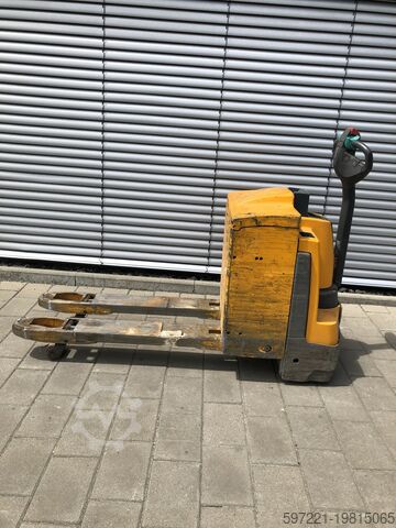 Electric Pallet Trucks Jungheinrich EJE R 220 R (Rampenfunktion)