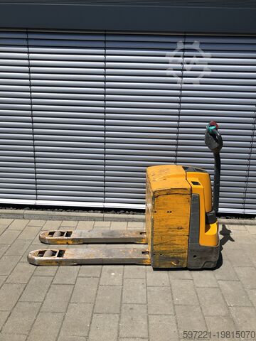 Electric Pallet Trucks Jungheinrich EJE 220 R