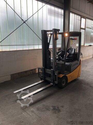 Electric - 3 wheels Jungheinrich EFG 215