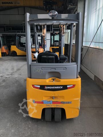 Electric - 3 wheels Jungheinrich EFG 215