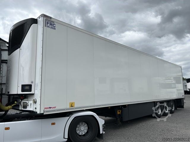 Reefer semitrailer Schmitz Cargobull SKO 24 Rohrbahn Carrier Vector HE 19 Silent