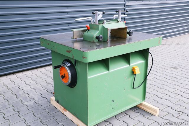 Milling machine with tilting spindle Casadei F110