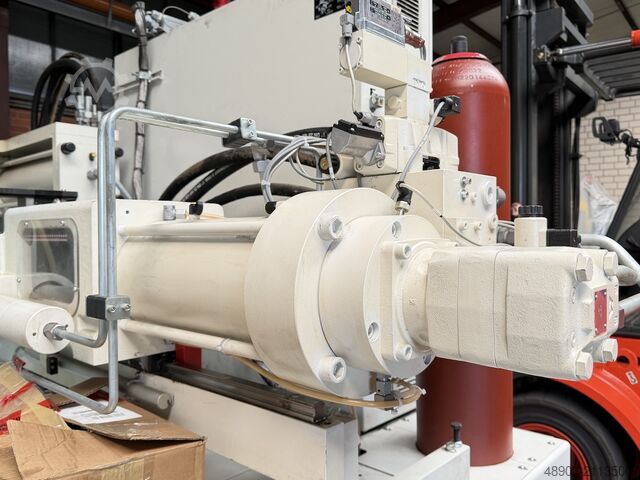 Spritzgießmaschine KraussMaffei KM 130-750-180 CXV BluePower 2-Farben 2K