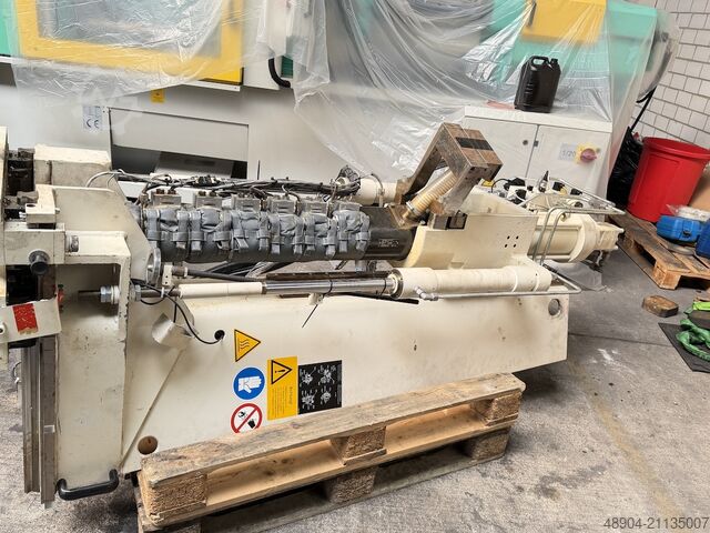 Spritzgießmaschine KraussMaffei KM 130-750-180 CXV BluePower 2-Farben 2K