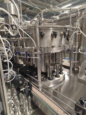 Framax Glasflaschen-Abfüllanlage mit einer Kapazität von 2900 Flaschen pro Stunde FRAMAX Various