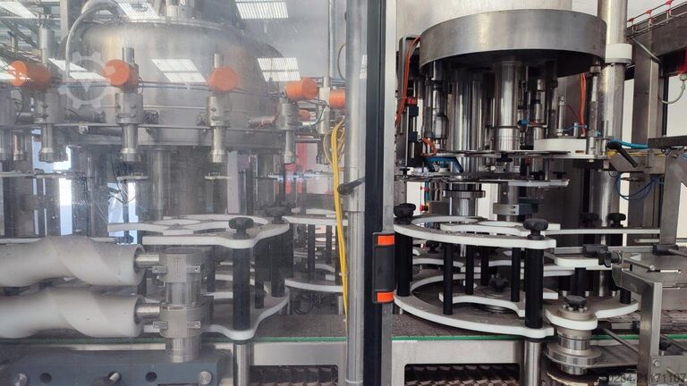 Kosme PET-Abfülllinie mit einer Kapazität von 3000 Flaschen/Stunde KOSME Various