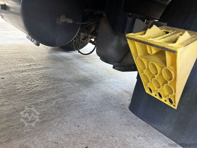 Low loader trailer Hüffermann ISA  2 Achs Abrollanhänger- Tieflader
