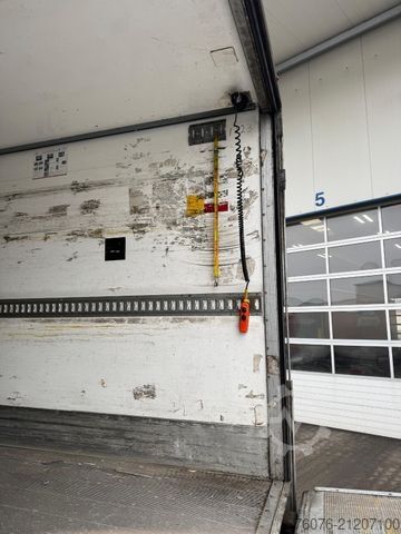 Kühlkoffer-LKW MERCEDES-BENZ Axor 1826 L Frischdienst Koffer LBW 2 t