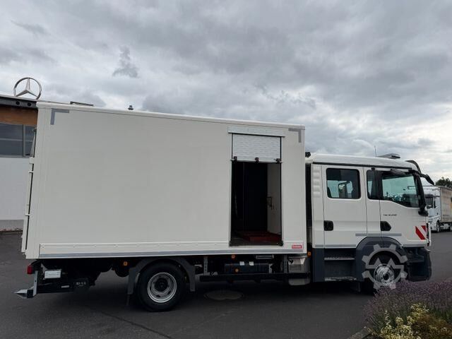 Suitcase MAN TGL 12.250 4x2 BB DoKa LBW 6 Sitze 2 AHK 2 Rollo