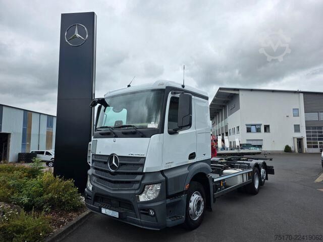 Chassis with cab Mercedes-Benz Actros 2542 L 6x2 BDF Retarder ADR
