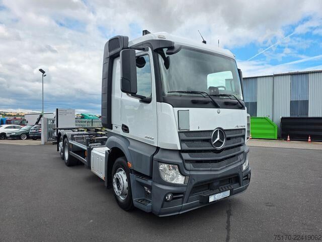 Chassis with cab Mercedes-Benz Actros 2542 L 6x2 BDF Retarder ADR