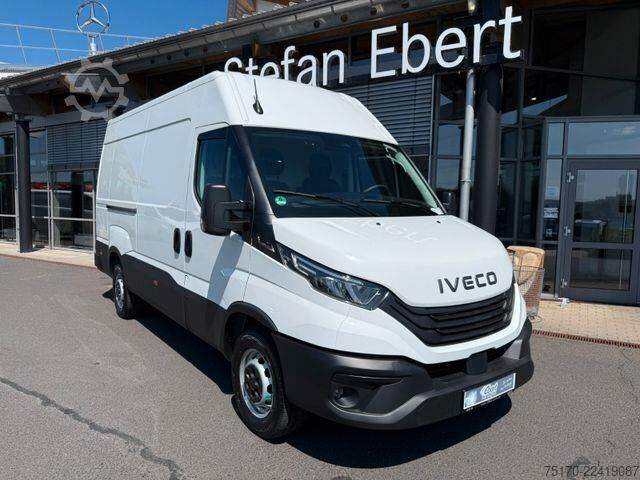 High-roof van Iveco Daily 35S18HA8 V Kastenwagen *R 3.520*AHK*