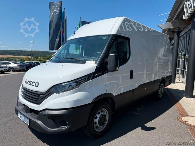 High-roof van Iveco Daily 35S18HA8 V Kastenwagen *R 3.520*AHK*
