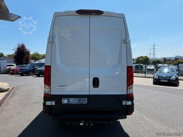 High-roof van Iveco Daily 35S18HA8 V Kastenwagen *R 3.520*AHK*