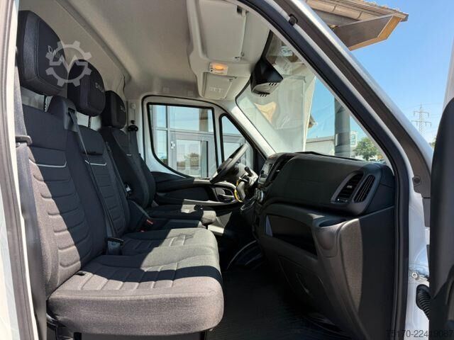 High-roof van Iveco Daily 35S18HA8 V Kastenwagen *R 3.520*AHK*