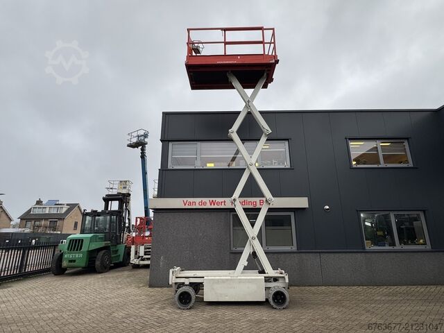 Holland-Lift Y 64 EL 14 Scherenarbeitsbühne / Scherenbühne 8,4 m Arbeitshöhe elektrisch 2015 HOLLAND-LIFT Y 64 EL 14 Schaarhoogwerker / Sciccor lift 8.4M Werkhoogte Elektrisch 2015