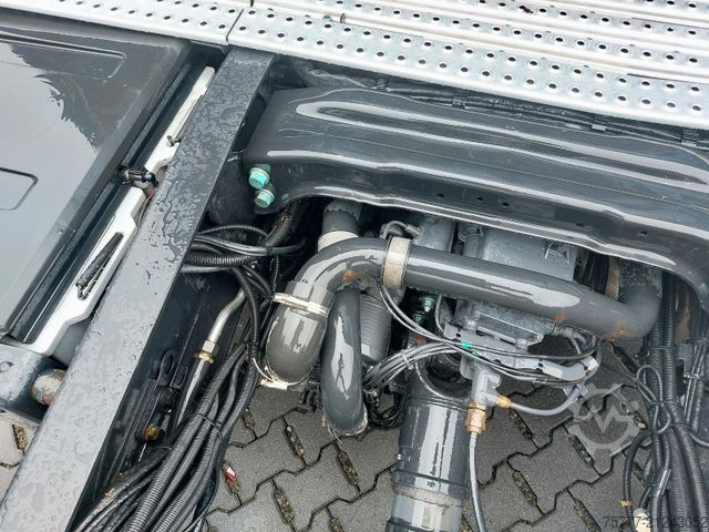 Standard SZM MAN TGX 18.460 XXL-MOTORSCHADEN-INTARDER-2 Tanks