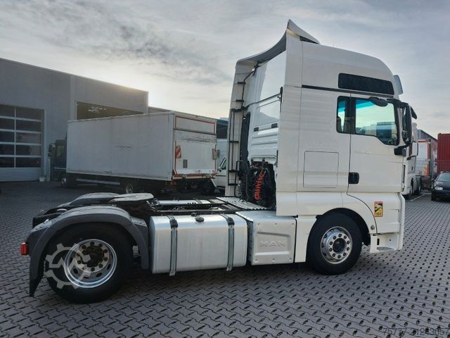 Standard SZM MAN TGX 18.500 XXL-MOTORSCHADEN-INTARDER-2 Tanks
