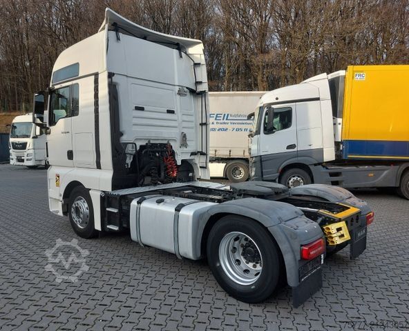 Standard SZM MAN TGX 18.500 XXL-MOTORSCHADEN-INTARDER-2 Tanks