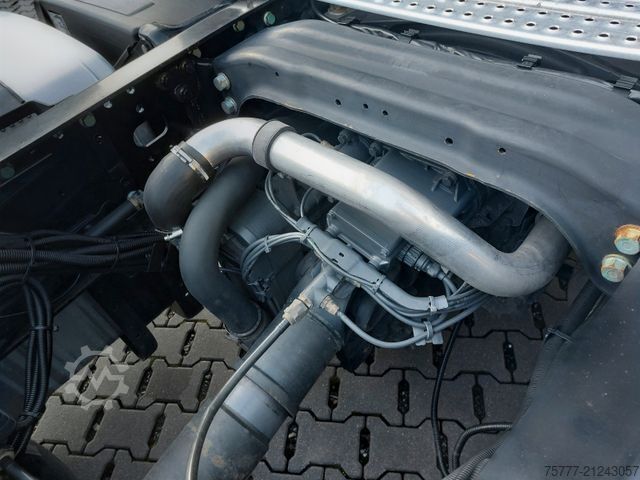 Standard SZM MAN TGX 18.500 XXL-MOTORSCHADEN-INTARDER-2 Tanks