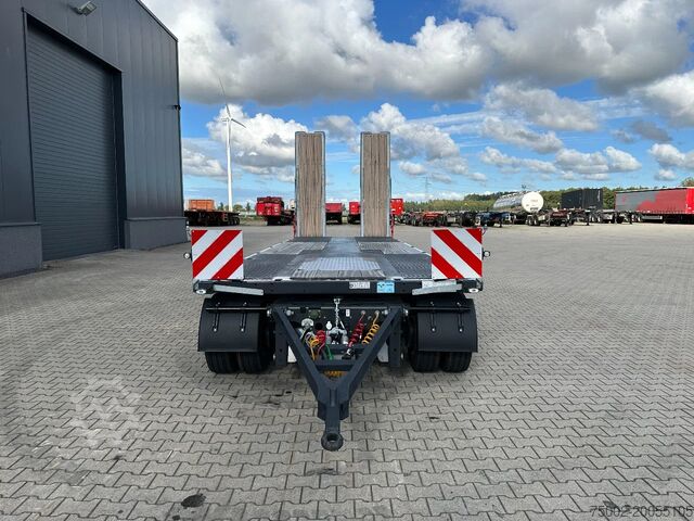 Car transporter Faymonville MAX600-S-4-8.90-U, 4 axles (2 + 2), hydraulic r...