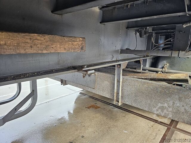 Loading platform with walls PACTON TBD 237 16 TM STENENOPLEGGER