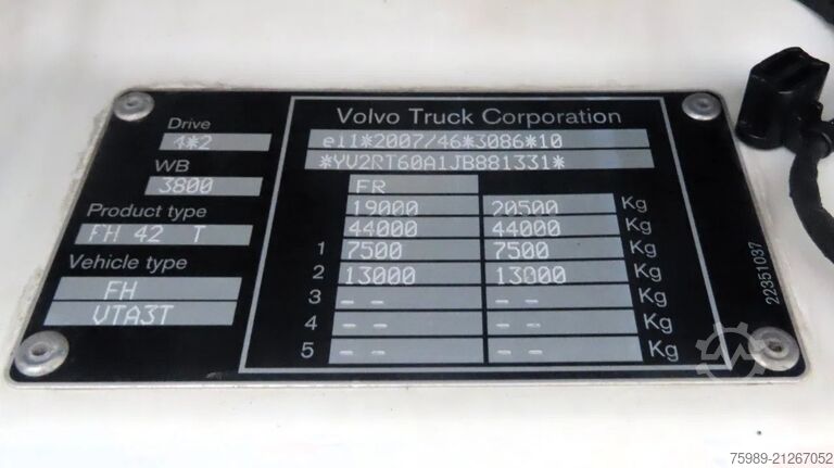 Standard-SZM Volvo FH 540 vin: YV2RT60A1JB881331 EURO6 2X FUEL TAN...