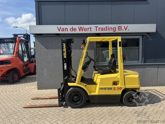 Hyster H2.50XM Triplex 465 Freelift / Seitenschieber Isuzu Diesel HYSTER H2.50XM Triplo 465 Freelift / Sideshift Isuzu Diesel