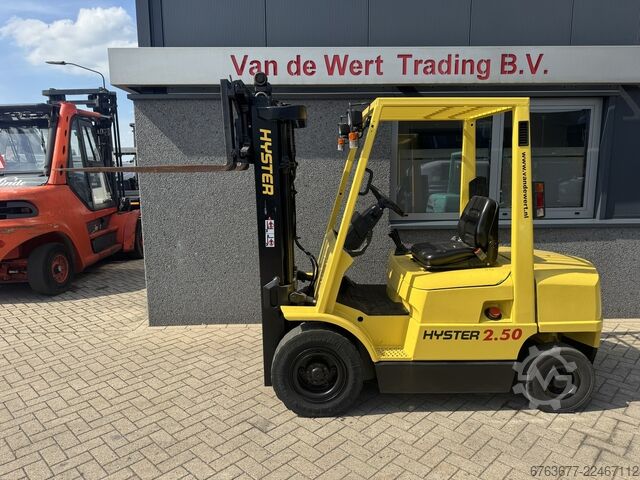 Hyster H2.50XM Triplex 465 Freelift / Seitenschieber Isuzu Diesel HYSTER H2.50XM Triplo 465 Freelift / Sideshift Isuzu Diesel