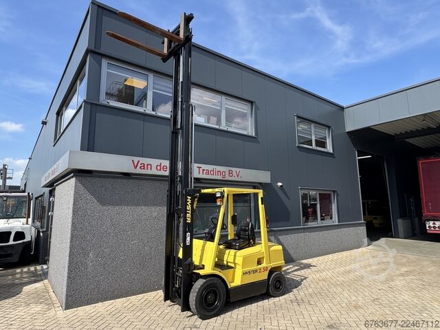 Hyster H2.50XM Triplex 465 Freelift / Seitenschieber Isuzu Diesel HYSTER H2.50XM Triplo 465 Freelift / Sideshift Isuzu Diesel