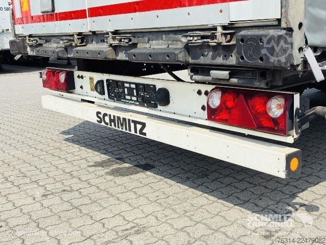 Auflieger mit Pritsche & Plane Schmitz Cargobull Curtainsider Mega Getränke