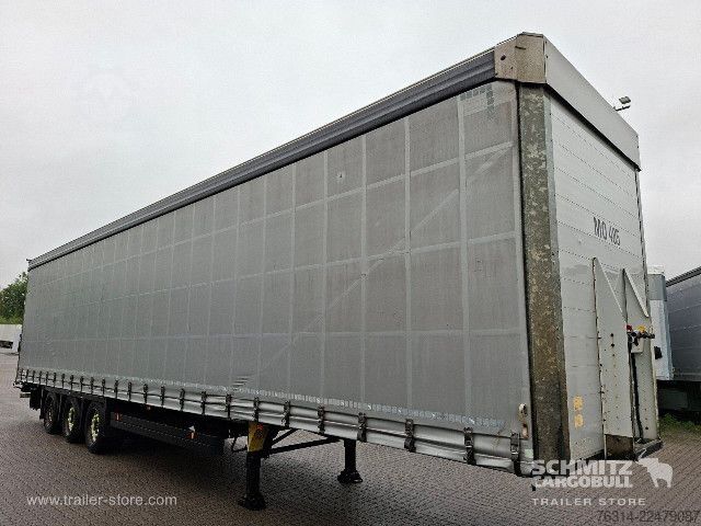 Auflieger mit Pritsche & Plane Schmitz Cargobull Curtainsider Mega Getränke