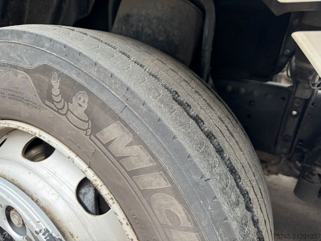 Volumen SZM MAN TGX 18.470 * RETARDER * 2 X TANK * VOLUMEN* 2 X