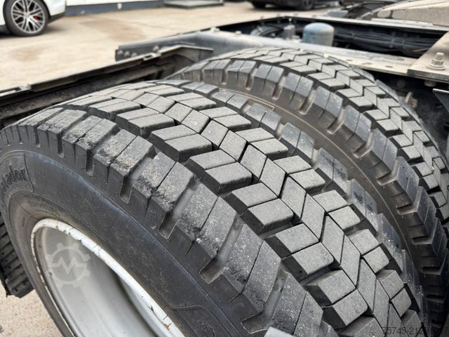 Volumen SZM MAN TGX 18.470 * RETARDER * 2 X TANK * VOLUMEN* 2 X