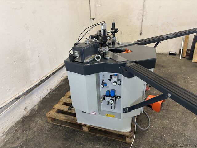 Corner crimping machine elumatec EP 124