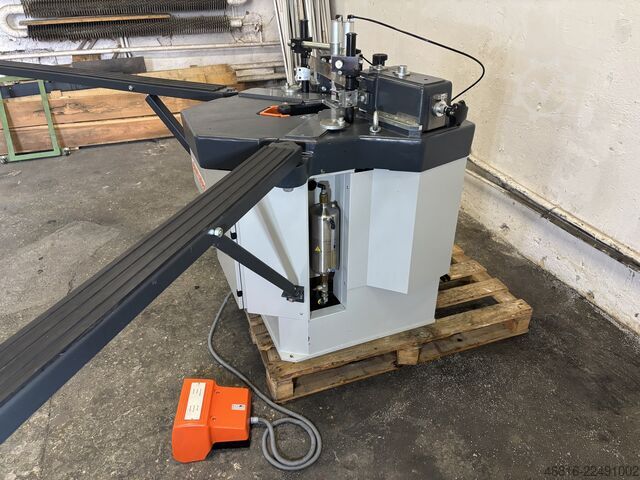 Corner crimping machine elumatec EP 124