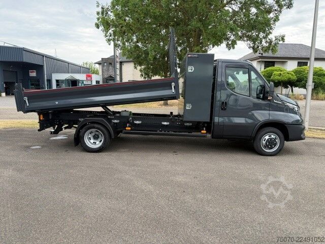 Light-duty truck with tipper Iveco Daily 35C
