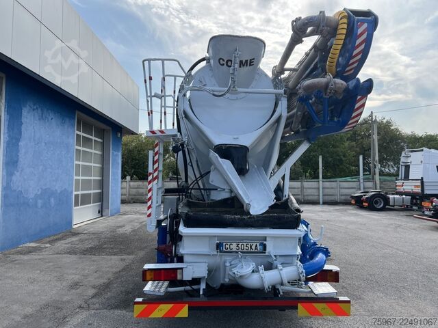 Concrete pump truck Iveco Trakker 410