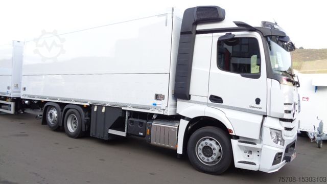 LKW mit Getränkeaufbau MERCEDES-BENZ 2548 Actros*7,7 m Schwenkwand*NLA*LBW*kpl. Zug