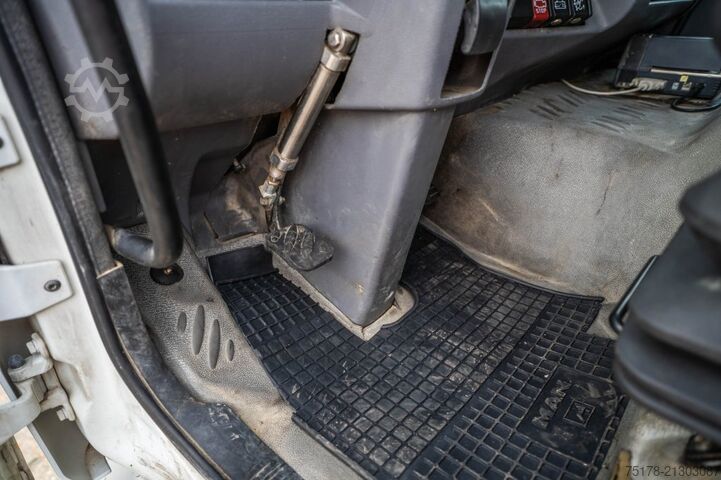 Tanklaster RENAULT MIDLUM 220 +ALU 9.500L+4 COMP