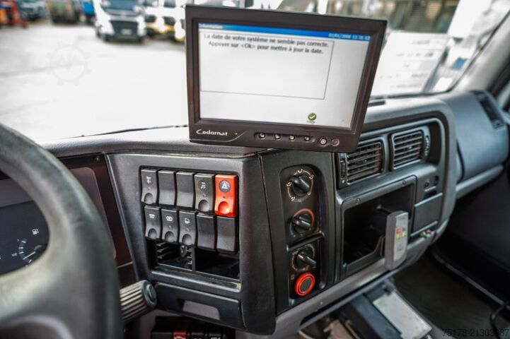 Tanklaster RENAULT MIDLUM 220 +ALU 9.500L+4 COMP