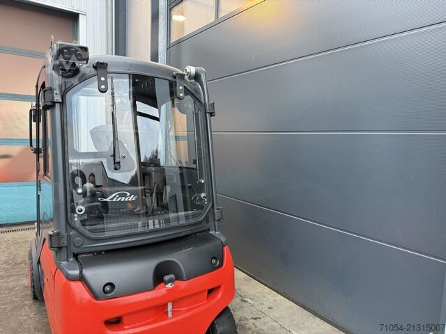 Electric 4-wheel forklift Linde E20PL 02 EVO Triplex ZVG Voll Kabine