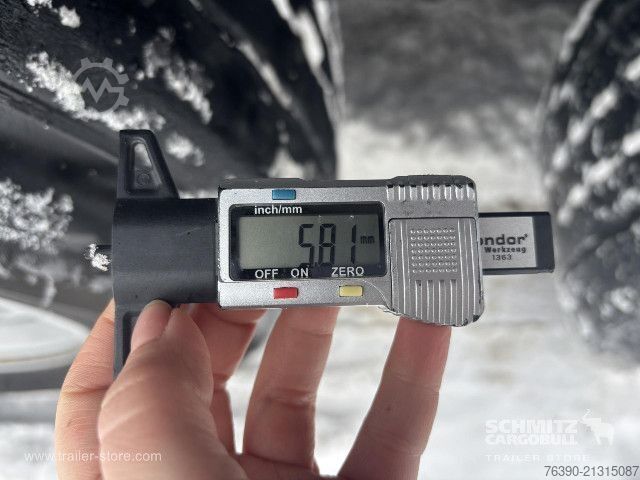 Auflieger mit Pritsche & Plane Schmitz Cargobull Semitrailer Curtainsider Standard