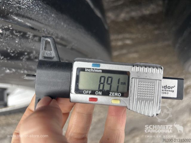 Auflieger mit Pritsche & Plane Schmitz Cargobull Semitrailer Curtainsider Standard