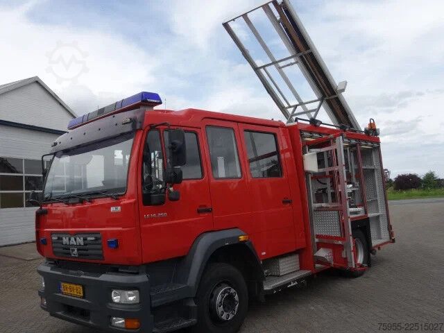 Fire engine MAN L79 14-250 man bomberos truck