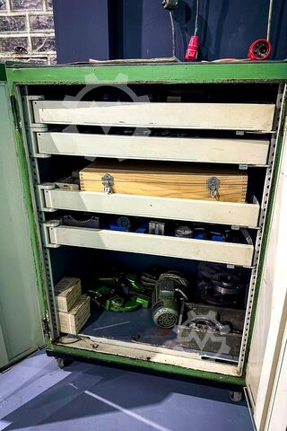 Leit- und Zugspindeldrehmaschine SCHAUBLIN 160