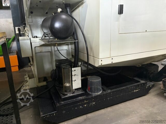 Vertikales Bearbeitungszentrum HURCO VM1