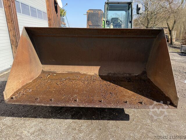 Telescopic loader Sennebogen 305