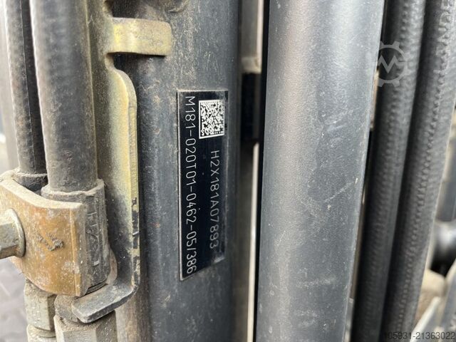 Electric 3-wheel forklift Linde E16-02