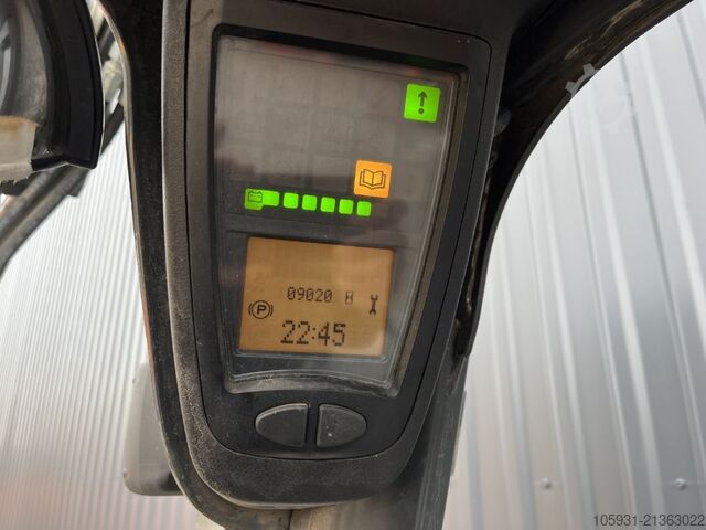 Electric 3-wheel forklift Linde E16-02